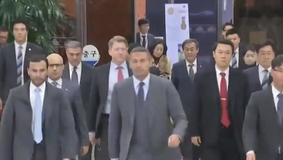 网友:曼城律师在针对他们115项指控中,没有赢得任何一项😂